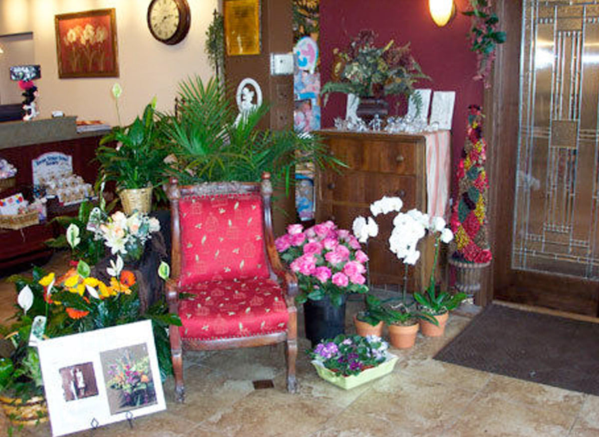 In addition to flowers and plants, Mancusos offers a range of gifts and decorations